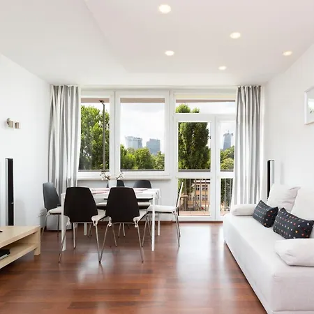 Apartament Niecala Renters Warszawa