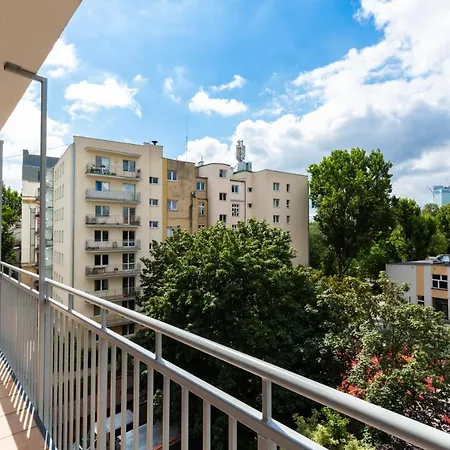 Niecala Renters * Βαρσοβία