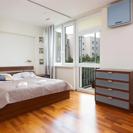 Niecala Renters Βαρσοβία